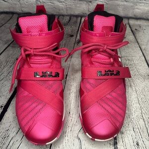 Nike LeBron Zoom Soldier 9 Think Pink Men’s Size 10 1/2 Basketball Sneakers